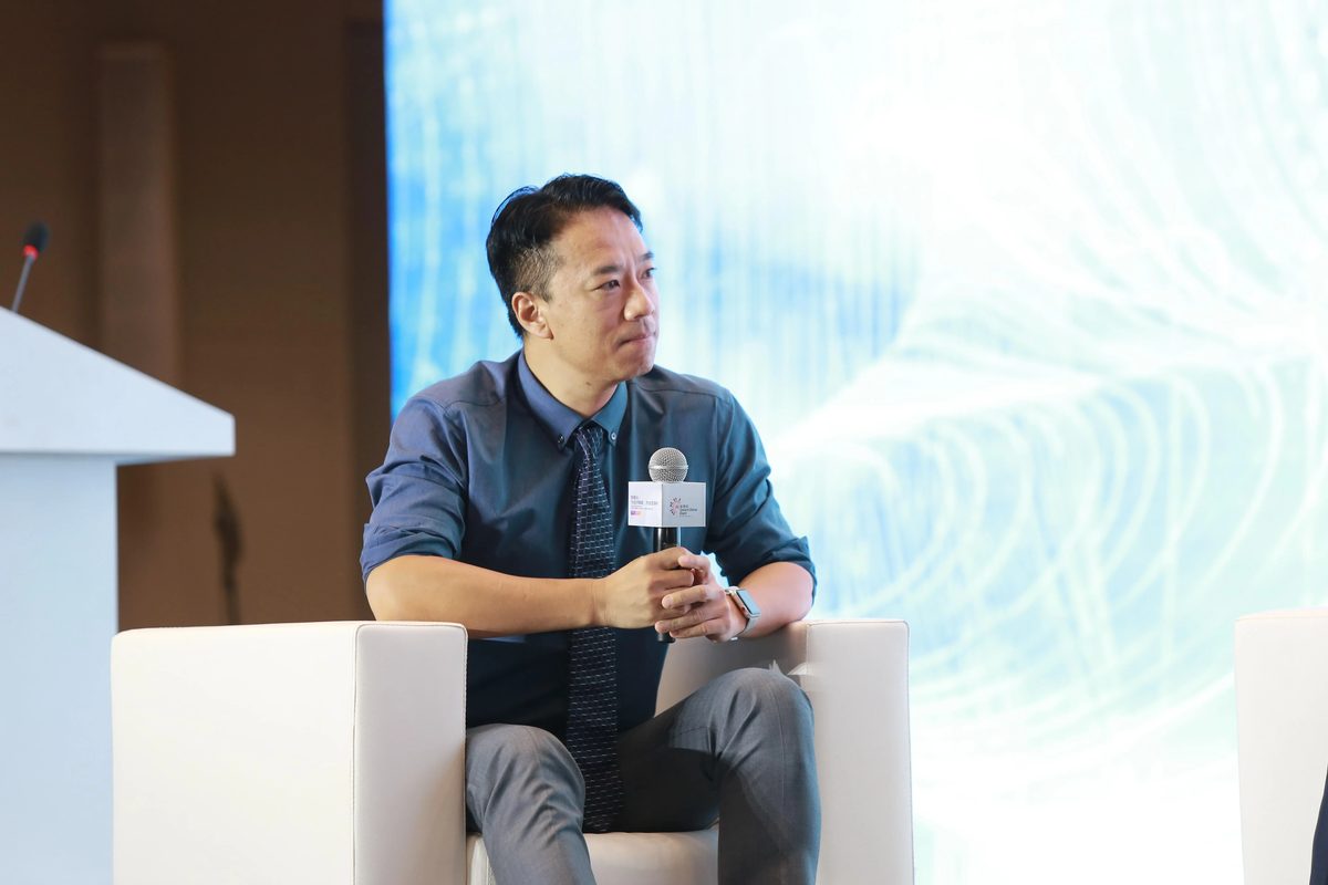 他山石李大巍主持智博会高端对话 聚焦数字经济与实体经济新未来