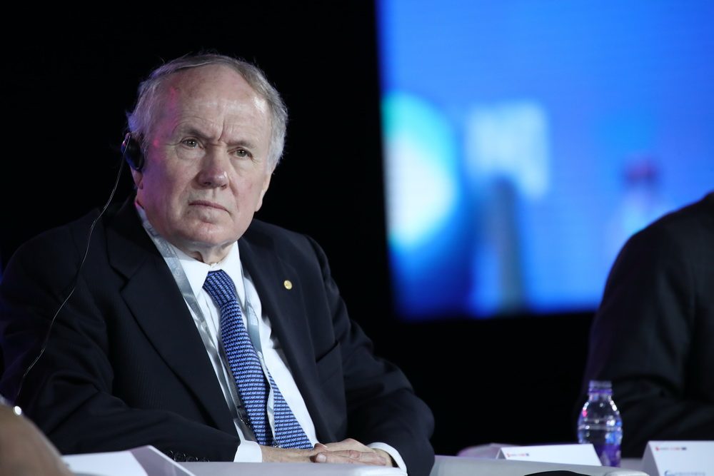 这个和凯恩斯对着干的诺奖得主，如何看待中国经济？